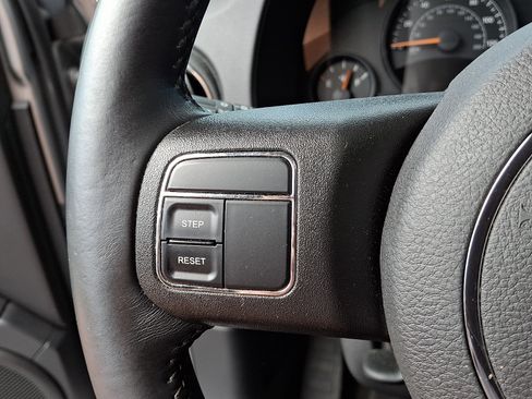Used 2016 Jeep Patriot High Altitude AWD/4WD image 22