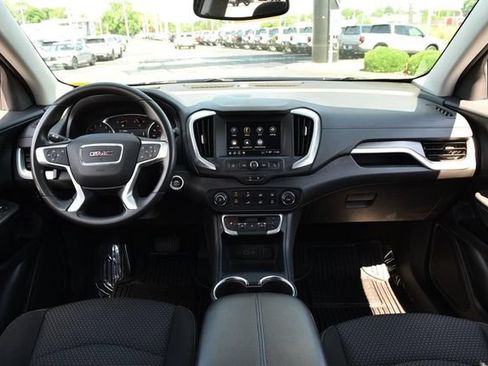 Used 2024 GMC Terrain SLE AWD/4WD image 7