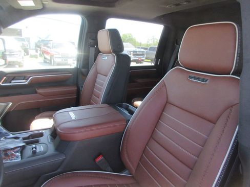 New 2026 GMC Sierra 3500 Denali Ultimate AWD/4WD image 12