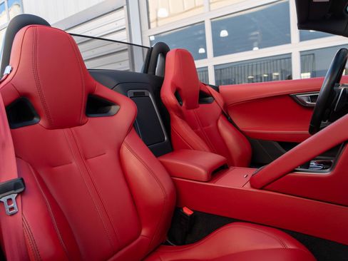 Used 2017 Jaguar F-TYPE R AWD/4WD image 41