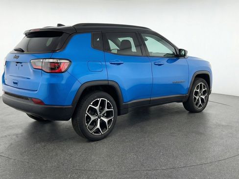 Used 2025 Jeep Compass Limited AWD/4WD image 9