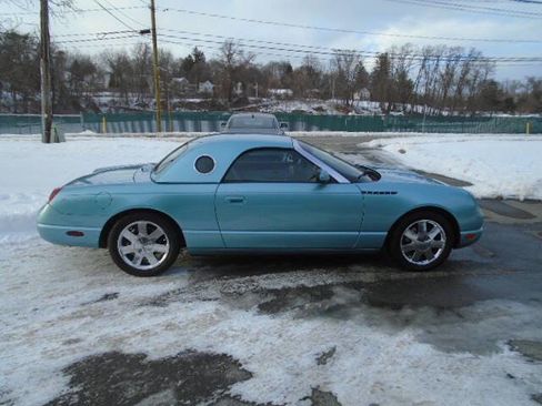 Used 2002 Ford Thunderbird Deluxe image 9