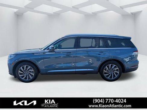 Used 2025 Lincoln Aviator 2WD image 6