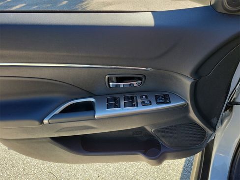 Used 2024 Mitsubishi Outlander Sport SE image 13