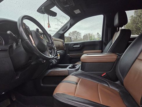 Used 2021 Chevrolet Silverado 1500 High Country w/ Technology Package image 6