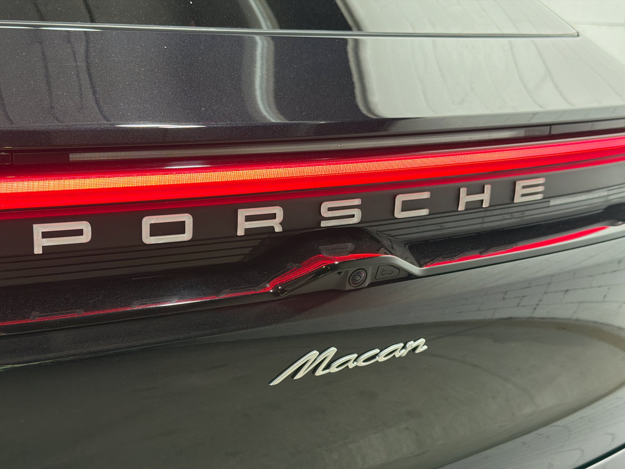 Certified 2026 Porsche Macan Electric RWD image 12