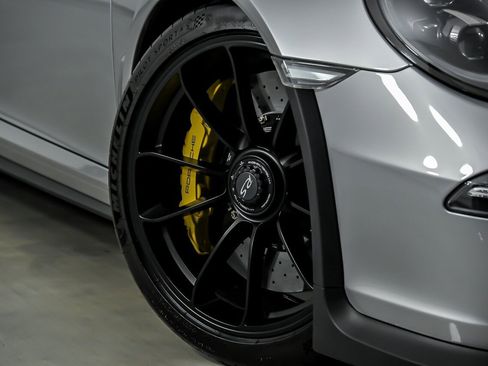 Used 2016 Porsche 911 GT3 RS RWD image 4