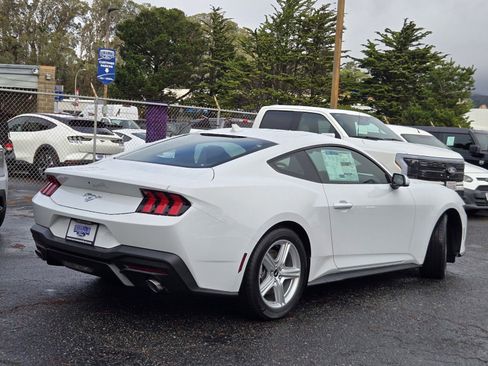 New 2026 Ford Mustang image 4