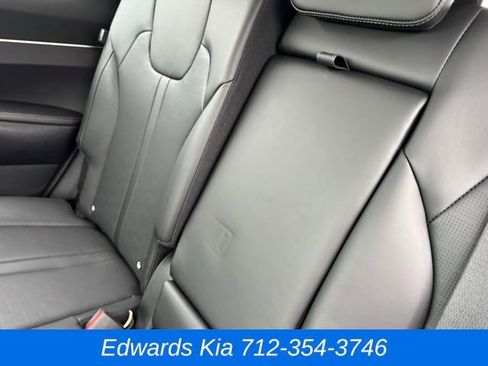 New 2025 Kia Sorento S image 16