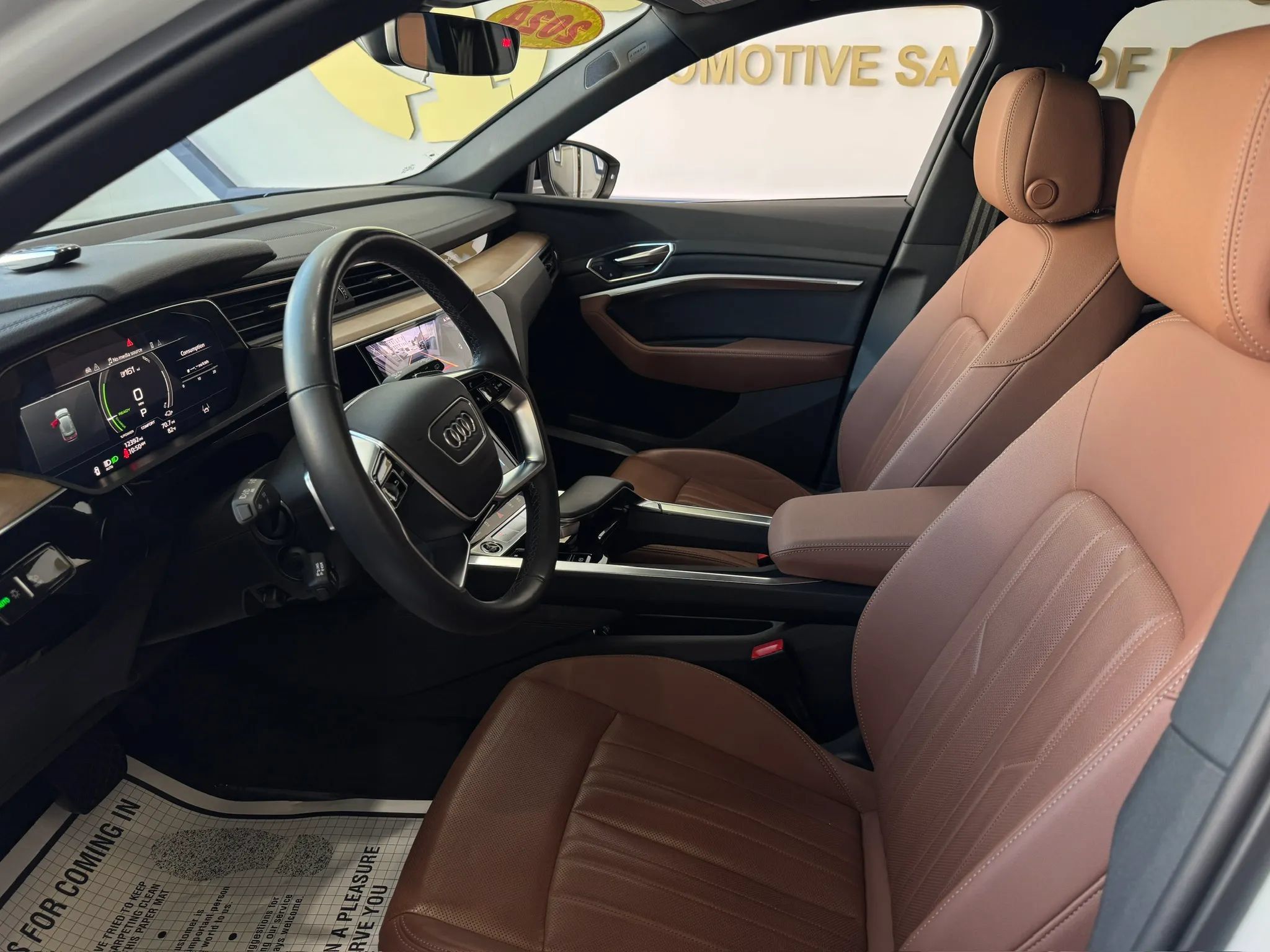 Used 2024 Audi Q8 e-tron Premium Plus w/ Premium Plus Package AWD/4WD image 23