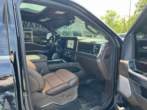 Used 2025 Ford F250 King Ranch w/ Chrome Package AWD/4WD image 18