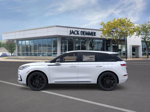 New 2026 Lincoln Corsair Premiere image 3