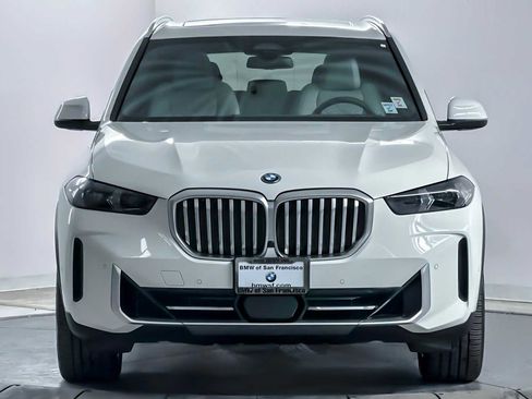 Used 2024 BMW X5 xDrive50e image 10