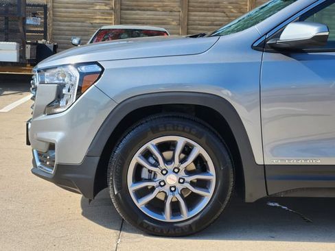 Used 2024 GMC Terrain SLT FWD image 15