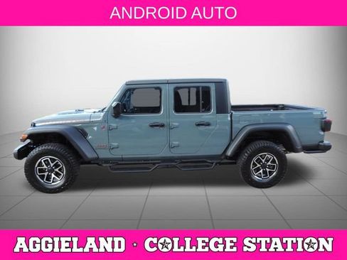 Used 2025 Jeep Gladiator Rubicon w/ Convenience Group AWD/4WD image 7