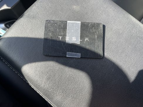 Used 2021 Tesla Model Y Long Range image 38