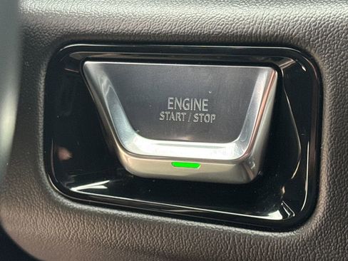 Certified 2025 GMC Yukon Denali image 33