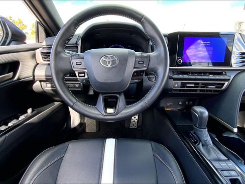 Certified 2025 Toyota Camry SE image 6