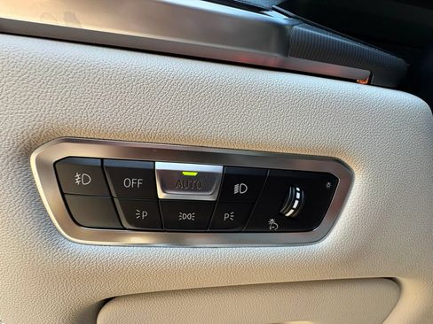 Used 2019 BMW X5 xDrive50i w/ M Sport Package AWD/4WD image 32