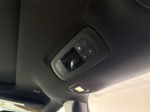 Used 2020 Chrysler Pacifica Limited w/ S Appearance Package image 20