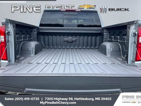 New 2026 Chevrolet Silverado 1500 RST w/ Z71 Off-Road Package AWD/4WD image 5