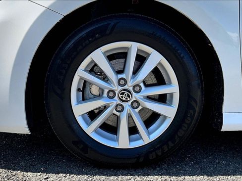 Used 2025 Toyota Camry LE image 9