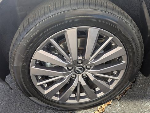 Used 2023 Nissan Pathfinder SL w/ SL Premium Package image 31