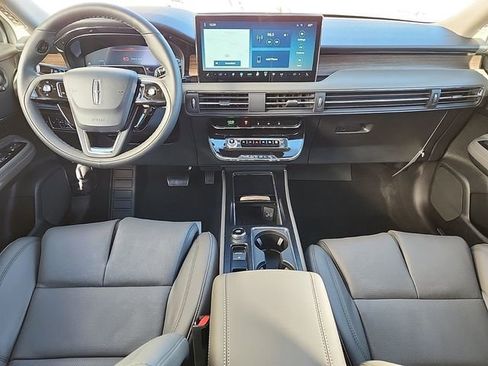 New 2025 Lincoln Corsair Reserve w/ Equipment Group 202A image 10