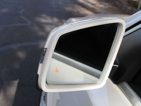 Used 2015 Mercedes-Benz GL 550 4MATIC image 67