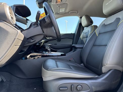 Certified 2025 Chevrolet Trax ACTIV w/ Driver Confidence Package image 16