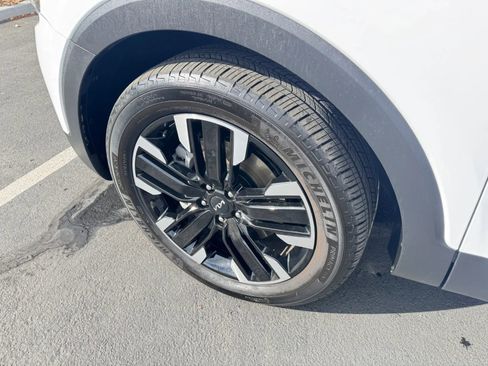 Used 2024 Kia Telluride SX Prestige image 9