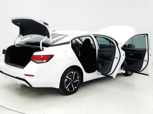 Used 2024 Nissan Sentra SV w/ All-Weather Package FWD image 11