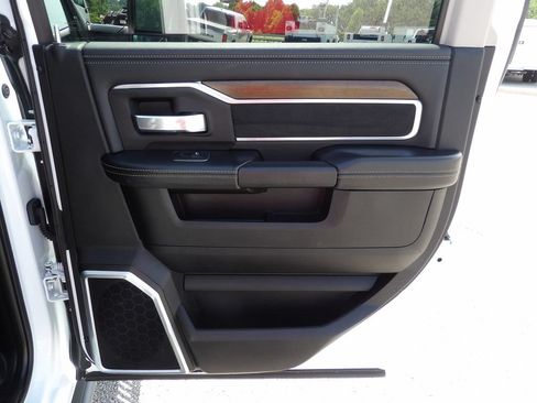 Used 2024 RAM 2500 Laramie AWD/4WD image 41
