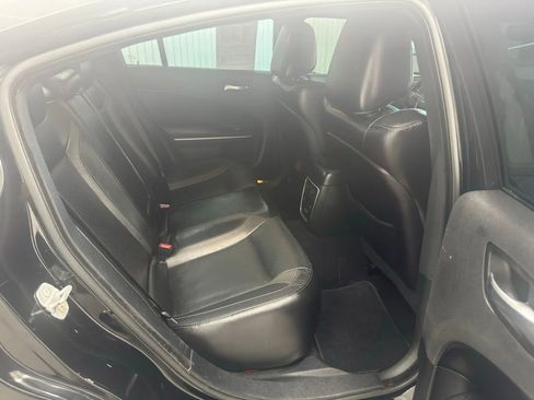 Used 2019 Dodge Charger SXT image 11