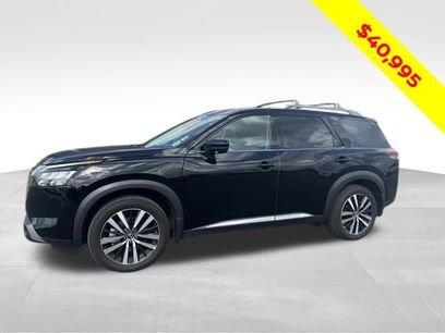 Used 2025 Nissan Pathfinder Platinum w/ Cargo Package
