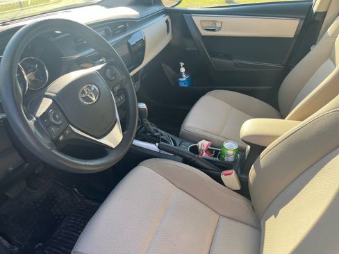 Used 2015 Toyota Corolla LE FWD image 9