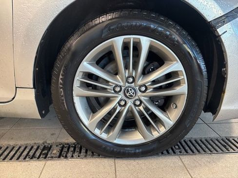 Used 2017 Toyota Camry SE image 7