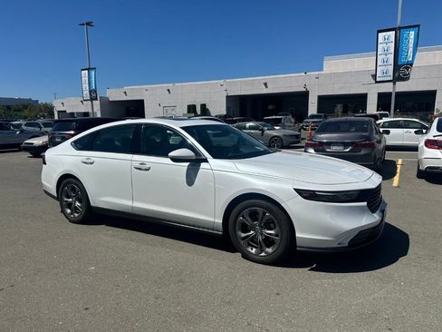 Used 2024 Honda Accord EX image 2