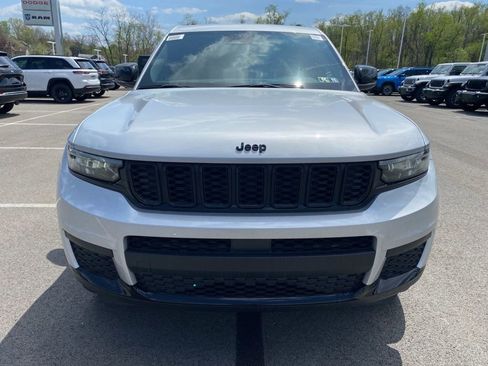 New 2025 Jeep Grand Cherokee L Altitude AWD/4WD image 8