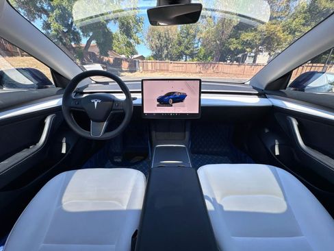 Used 2022 Tesla Model 3 RWD image 3