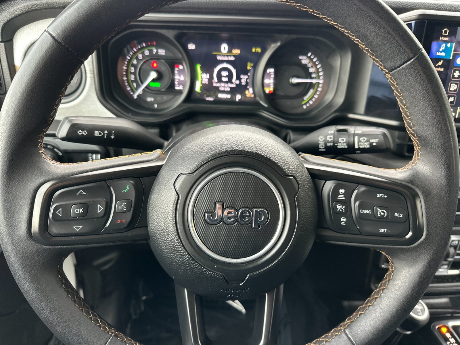 Used 2024 Jeep Wrangler Unlimited AWD/4WD image 23