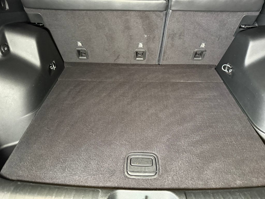 Used 2019 Jeep Cherokee Latitude Plus AWD/4WD image 24