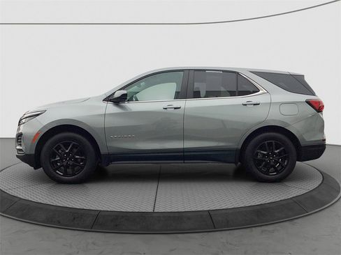 Used 2023 Chevrolet Equinox LT w/ Driver Convenience Package image 4