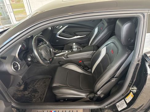 Used 2023 Chevrolet Camaro SS RWD image 8