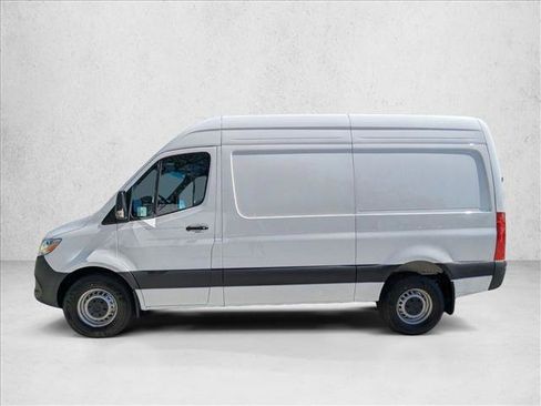 Used 2025 Mercedes-Benz Sprinter 2500 image 5