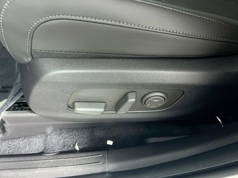 New 2027 Kia Carnival SX w/ Dark Edition Package FWD image 15