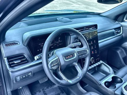 Used 2026 GMC Terrain Elevation w/ Elevation Premium Package FWD image 13