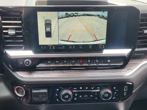 Used 2023 Chevrolet Silverado 1500 LTZ w/ LTZ Convenience Package II AWD/4WD image 19