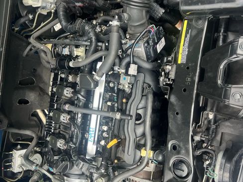 Used 2021 Nissan Kicks S image 16