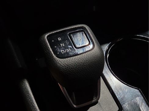 Used 2025 Nissan Rogue SV w/ SV Premium Package AWD/4WD image 26